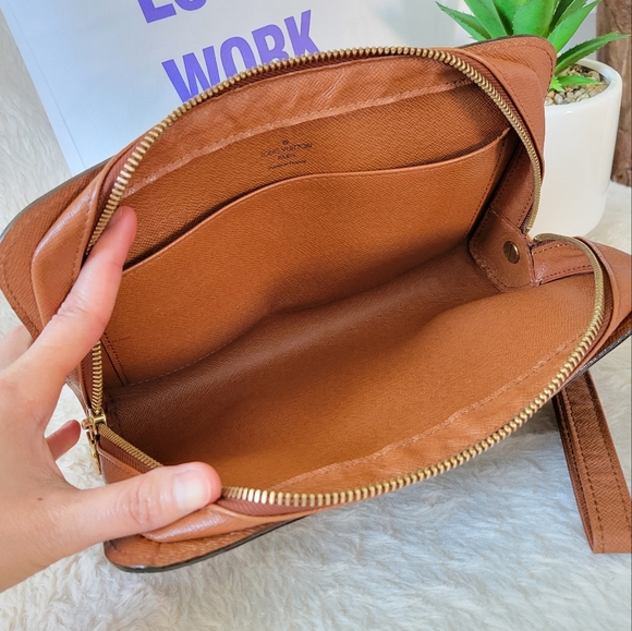 ❤️ Authentic LV Orsay Clutch Monogram - Picture 12 of 16